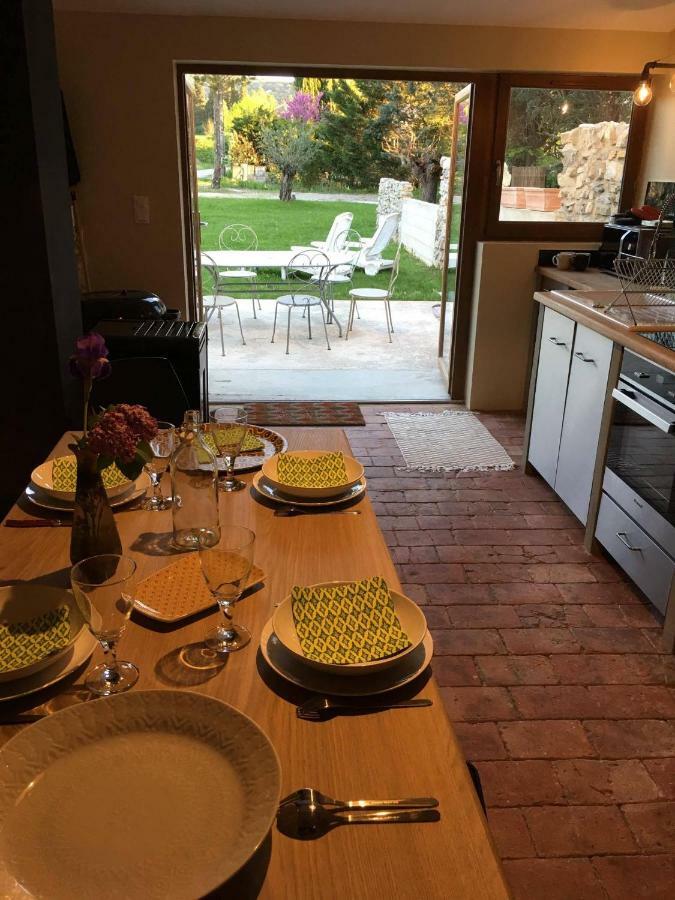 Gites "Oustaou De Bourboul" Grospierres Luaran gambar
